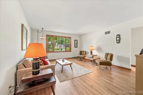 77 South Chase Avenue Lombard IL 60148