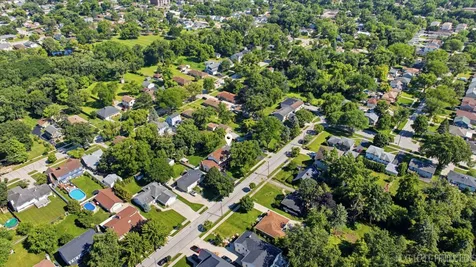 77 South Chase Avenue Lombard IL 60148