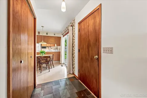 77 South Chase Avenue Lombard IL 60148