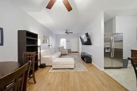 122 Cross Street Aurora IL 60506