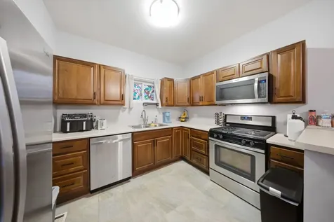 122 Cross Street Aurora IL 60506