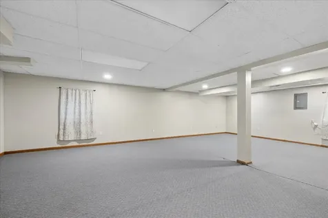 1436 Bridgedale Road Crystal Lake IL 60014