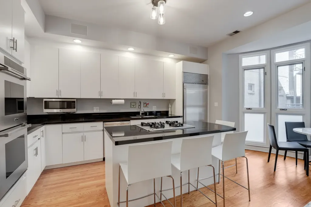 1239 North State Parkway Chicago IL 60610