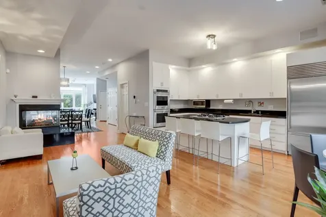 1239 North State Parkway Chicago IL 60610