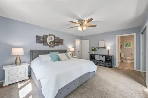 5006 Deering Oaks Lane Crystal Lake IL 60012