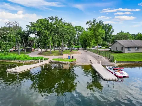 5006 Deering Oaks Lane Crystal Lake IL 60012