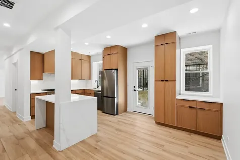 2647 West Walton Street Chicago IL 60622