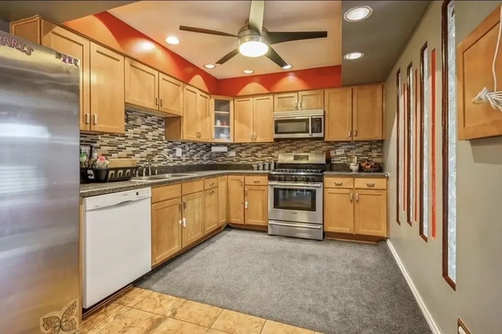 711 Tipperary Court Schaumburg IL 60193