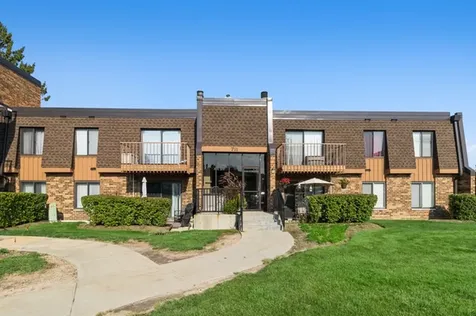 711 Tipperary Court Schaumburg IL 60193