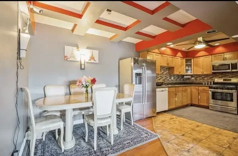 711 Tipperary Court Schaumburg IL 60193