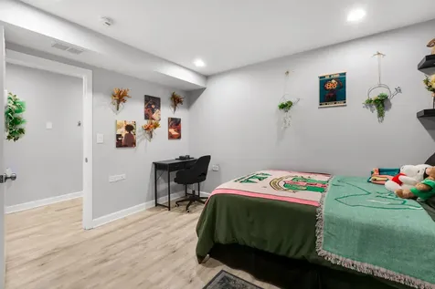 1135 West Farwell Avenue Chicago IL 60626