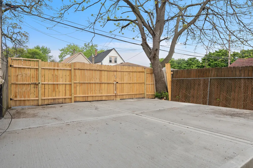 7010 South Paulina Street Chicago IL 60636