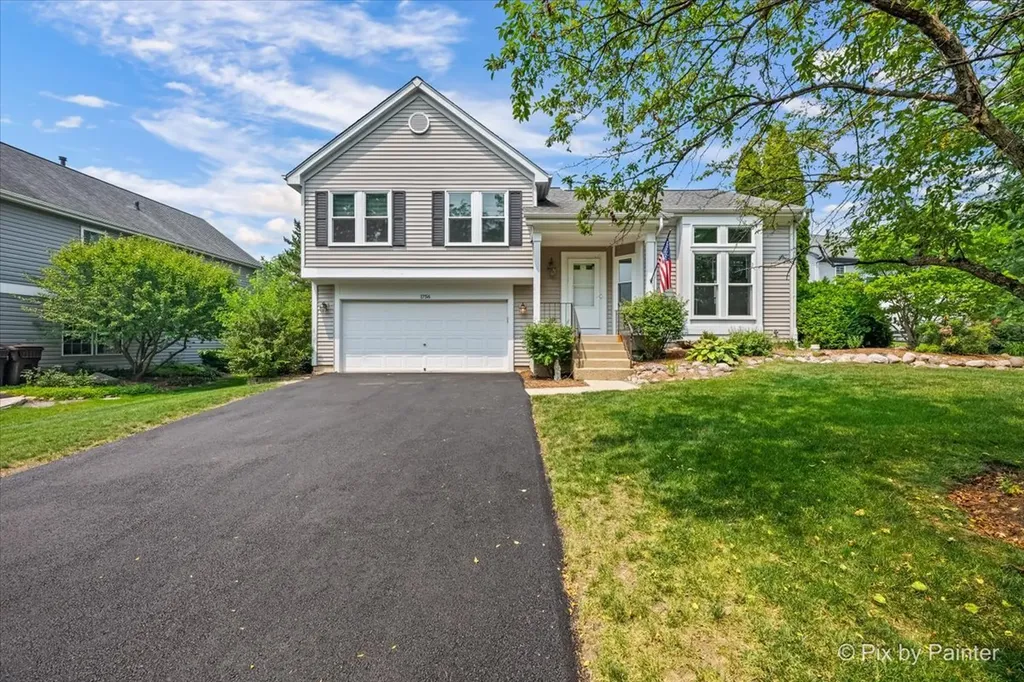 1756 Somerfield Lane Crystal Lake IL 60014