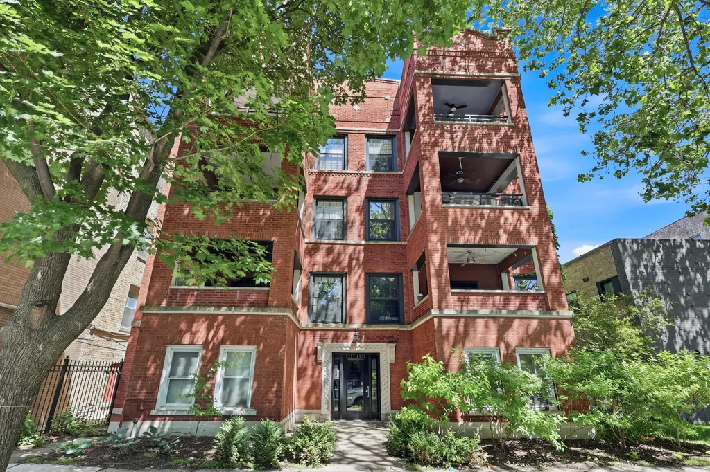 6335 North Magnolia Avenue Chicago IL 60660
