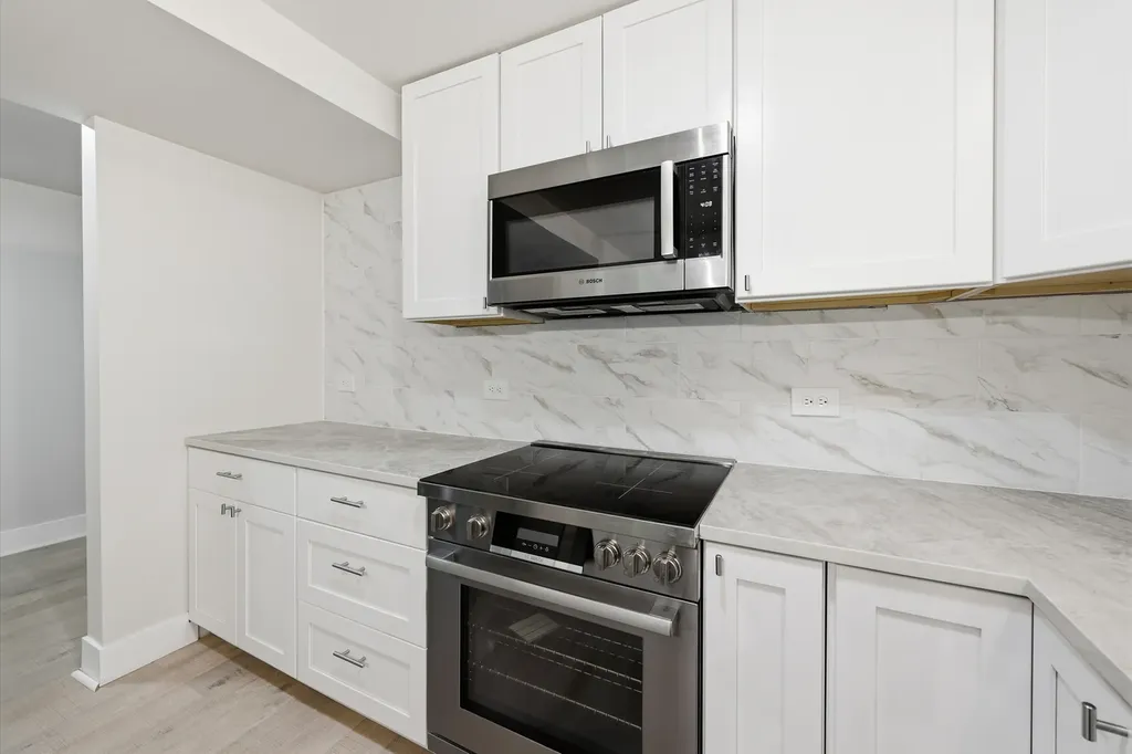 6335 North Magnolia Avenue Chicago IL 60660