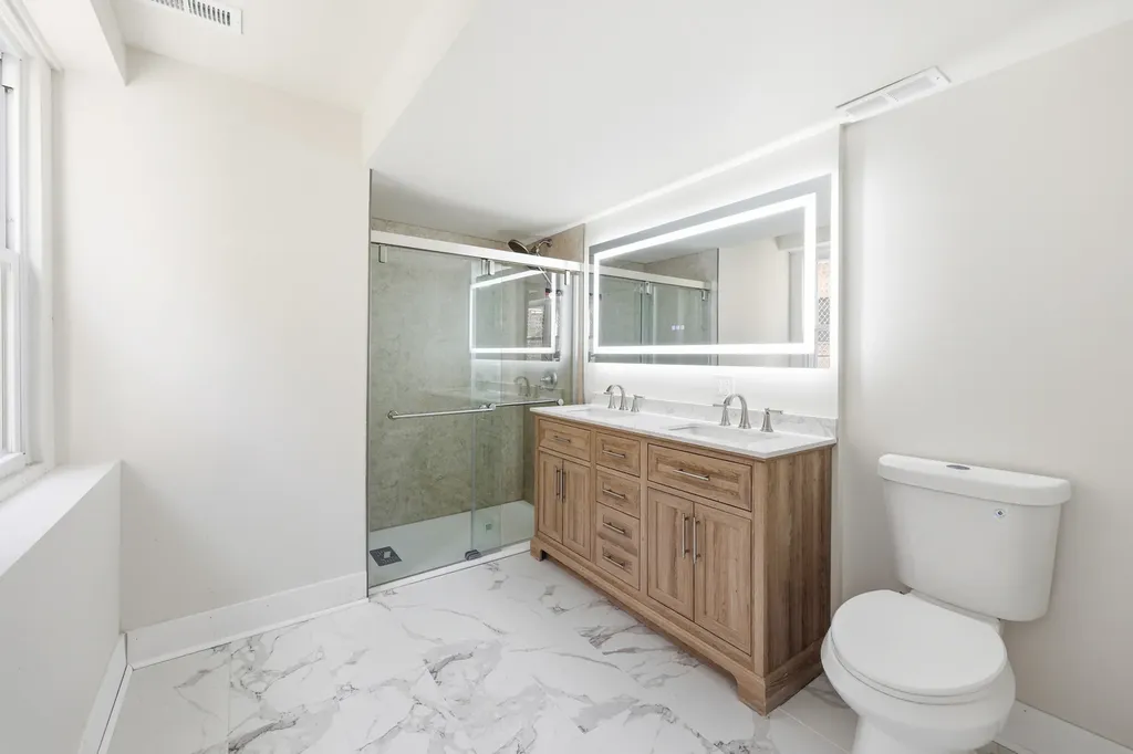 6335 North Magnolia Avenue Chicago IL 60660