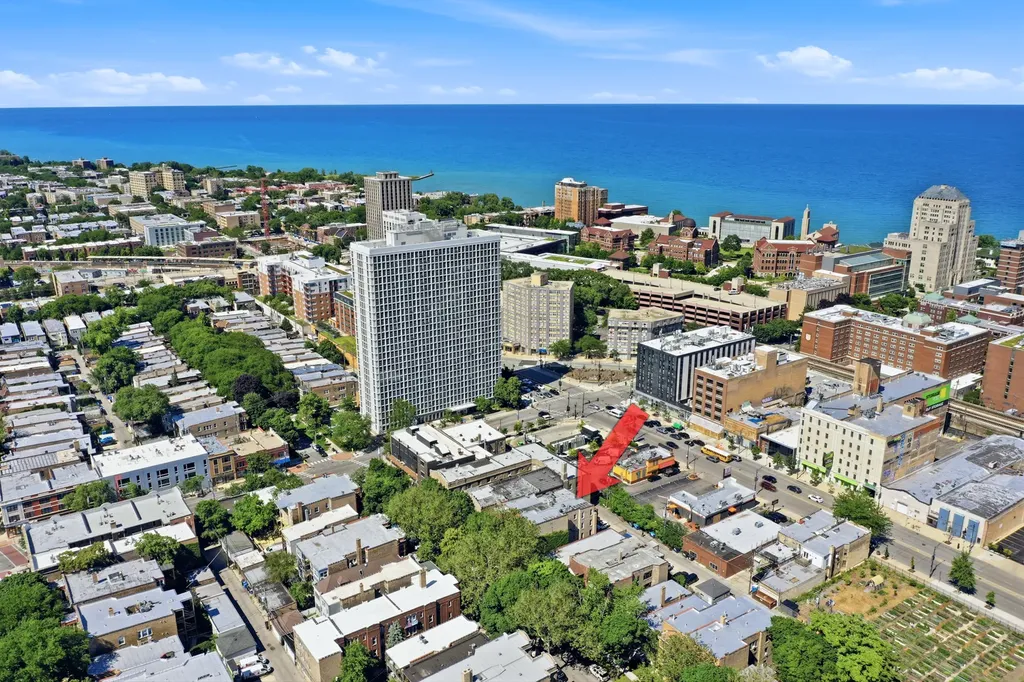 6335 North Magnolia Avenue Chicago IL 60660