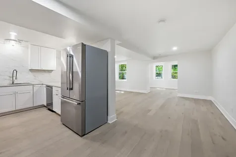 6335 North Magnolia Avenue Chicago IL 60660