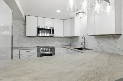 6335 North Magnolia Avenue Chicago IL 60660