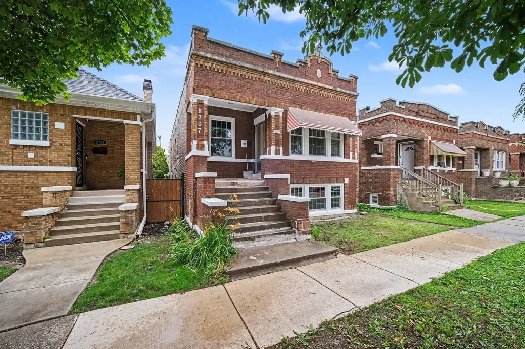 2707 Harvey Avenue Berwyn IL 60402