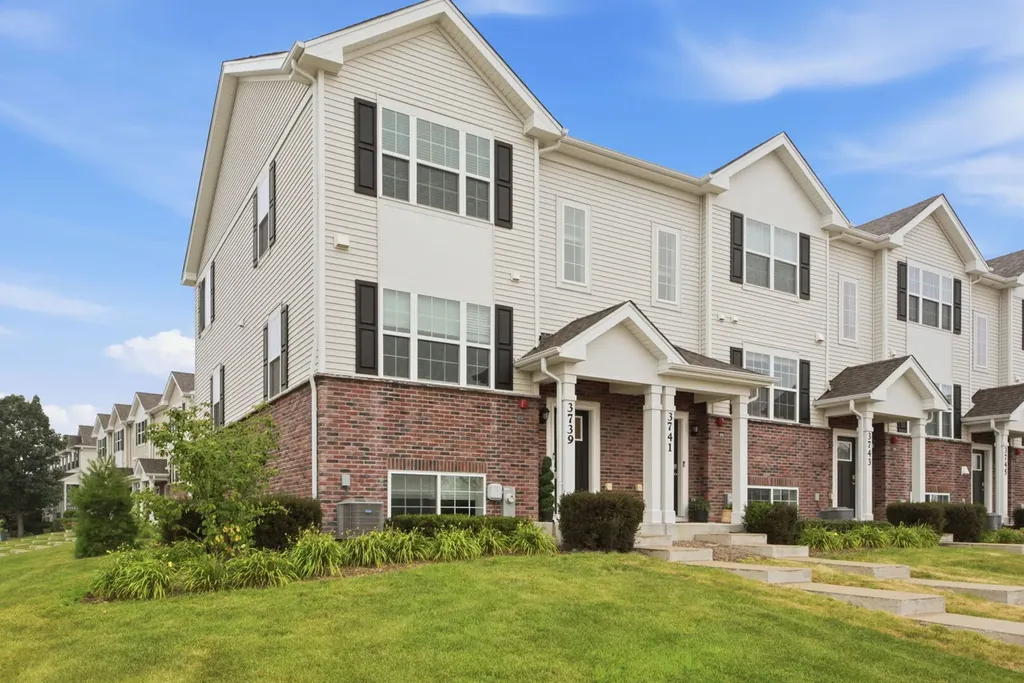 3739 Bissel Drive Yorkville IL 60560