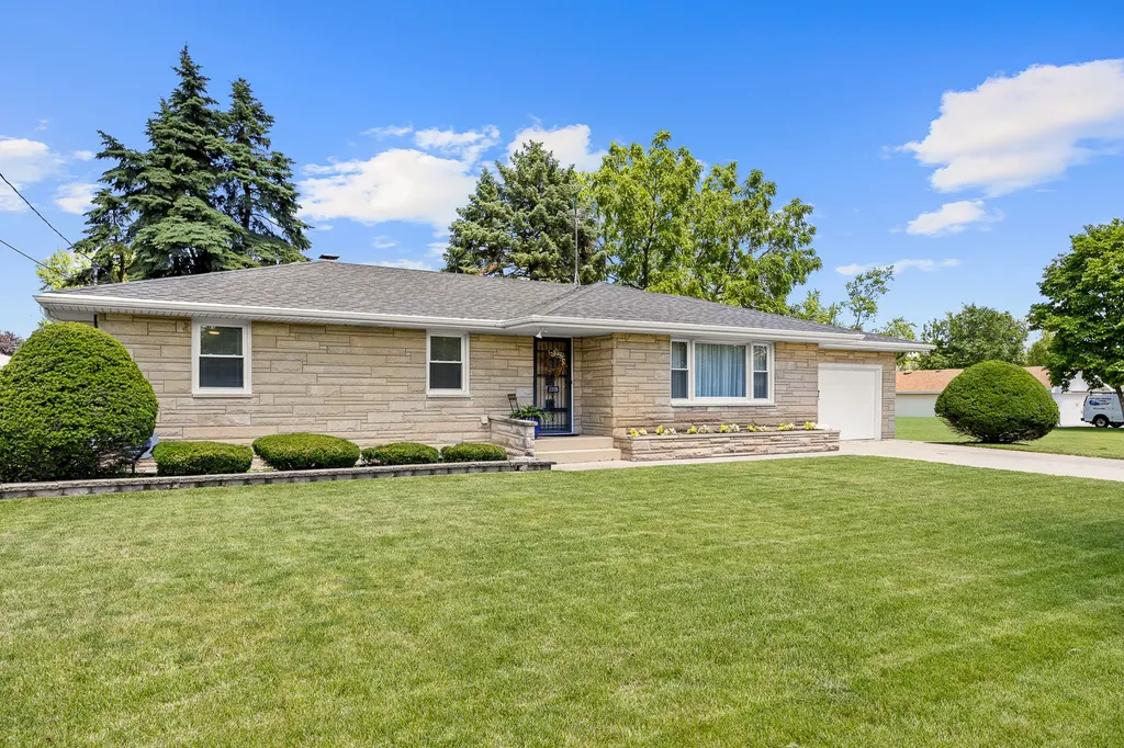 2225 West Arden Place Joliet IL 60435
