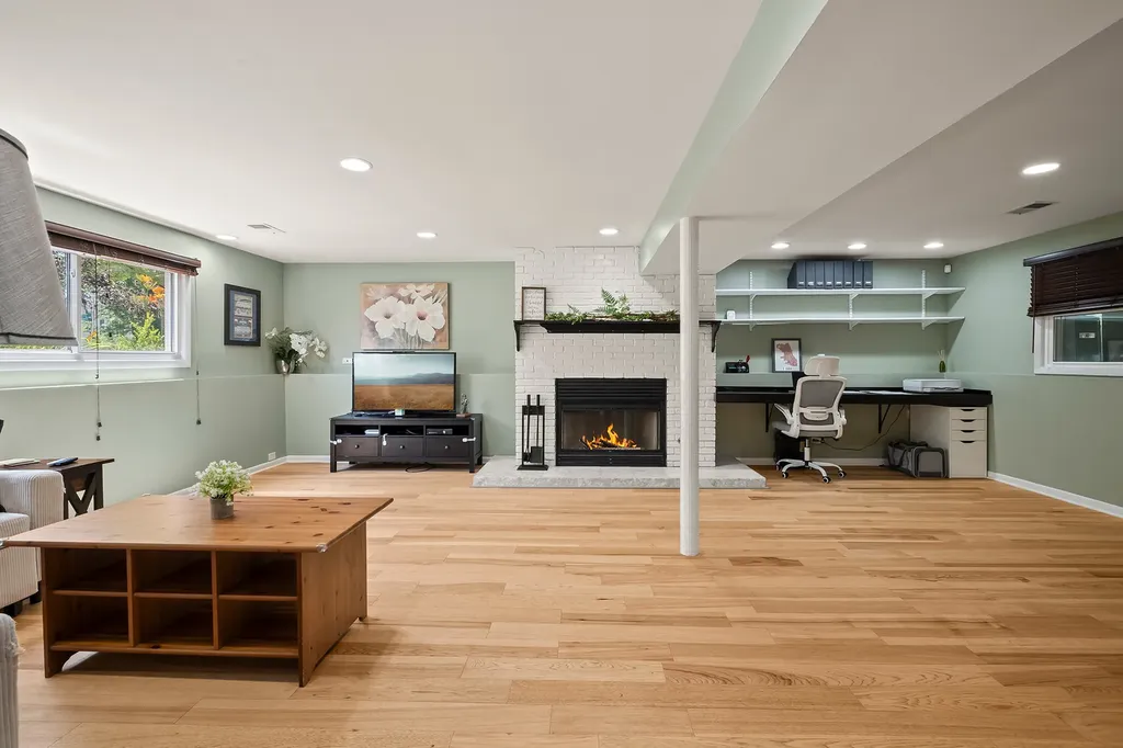 430 Faversham Court Bolingbrook IL 60440