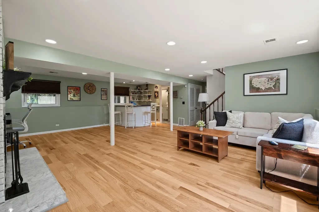 430 Faversham Court Bolingbrook IL 60440