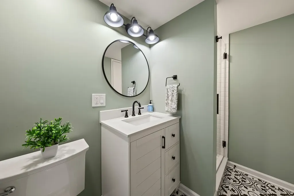 430 Faversham Court Bolingbrook IL 60440