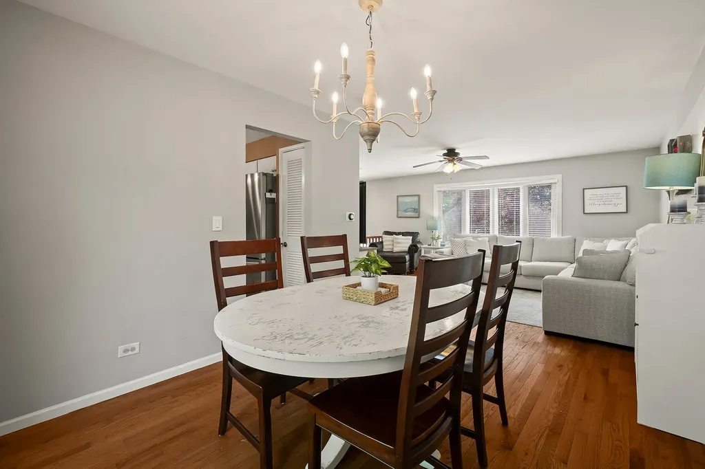 430 Faversham Court Bolingbrook IL 60440