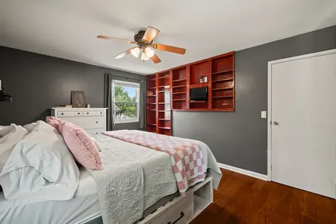 430 Faversham Court Bolingbrook IL 60440