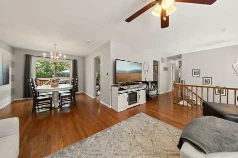 430 Faversham Court Bolingbrook IL 60440
