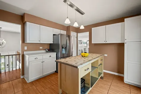430 Faversham Court Bolingbrook IL 60440