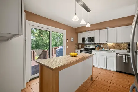 430 Faversham Court Bolingbrook IL 60440