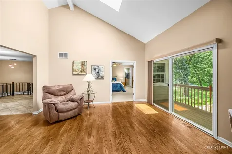 2202 Country Knoll Lane Elgin IL 60123