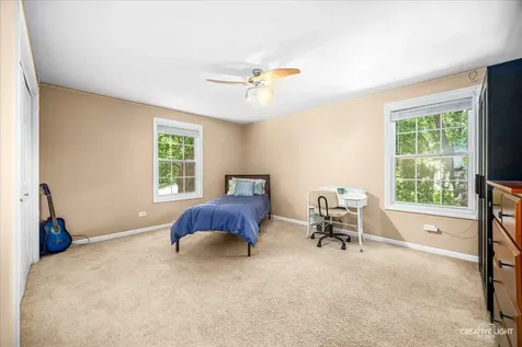 2202 Country Knoll Lane Elgin IL 60123