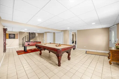 2202 Country Knoll Lane Elgin IL 60123