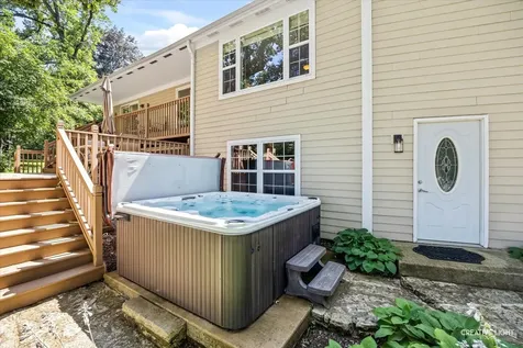 2202 Country Knoll Lane Elgin IL 60123