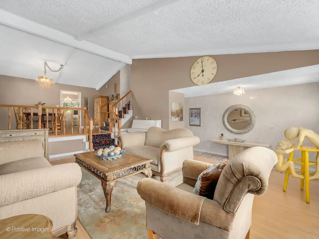 534 East Foster Avenue Roselle IL 60172