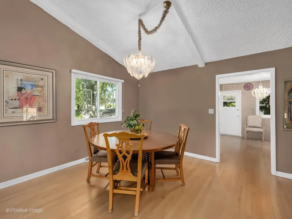 534 East Foster Avenue Roselle IL 60172