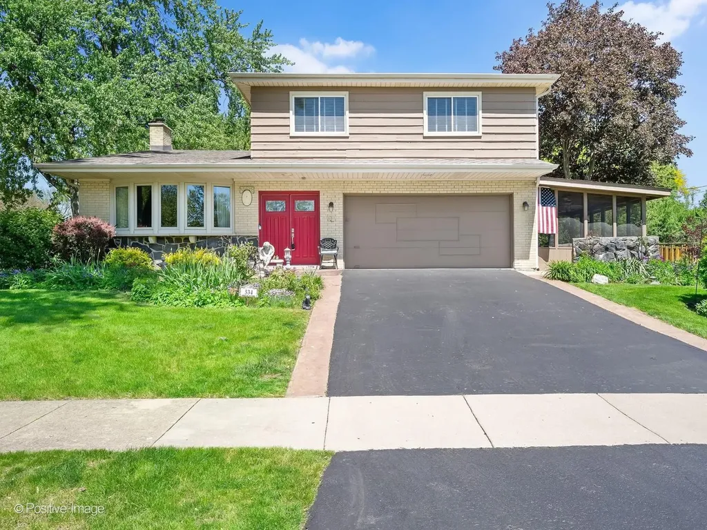 534 East Foster Avenue Roselle IL 60172