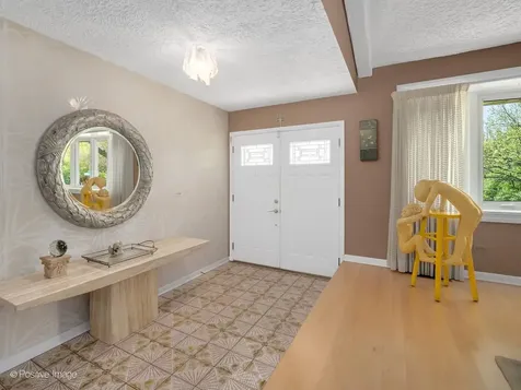 534 East Foster Avenue Roselle IL 60172