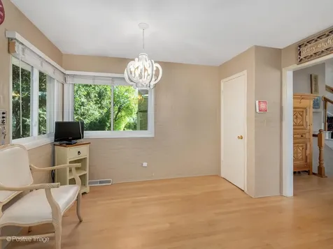 534 East Foster Avenue Roselle IL 60172