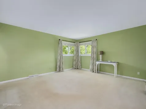 534 East Foster Avenue Roselle IL 60172