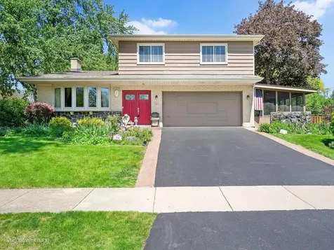 534 East Foster Avenue Roselle IL 60172