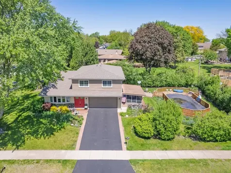 534 East Foster Avenue Roselle IL 60172