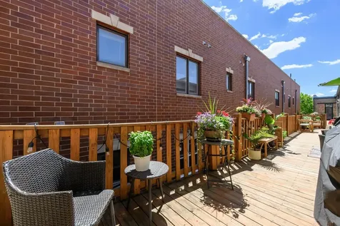 665 West Barry Avenue Chicago IL 60657