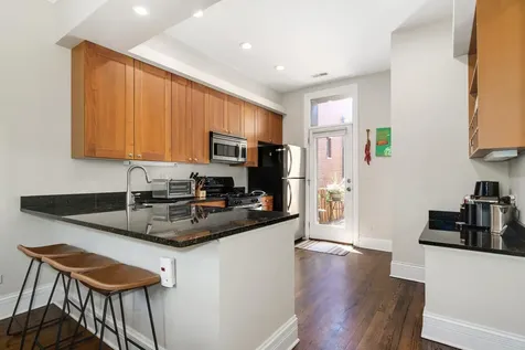 665 West Barry Avenue Chicago IL 60657