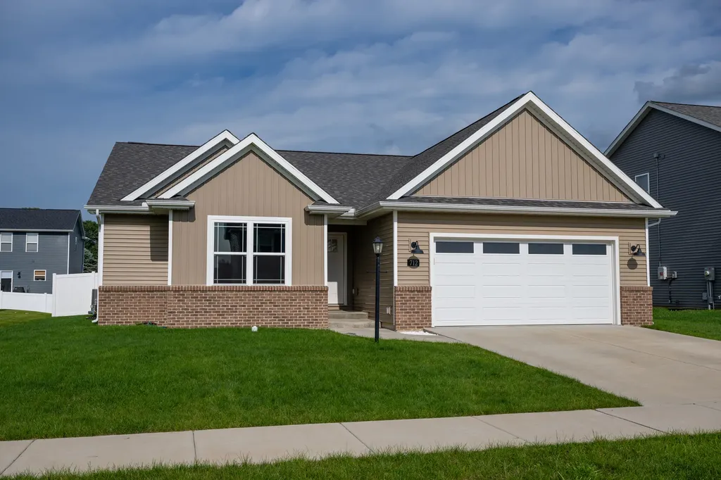712 Cates Drive Mahomet IL 61853