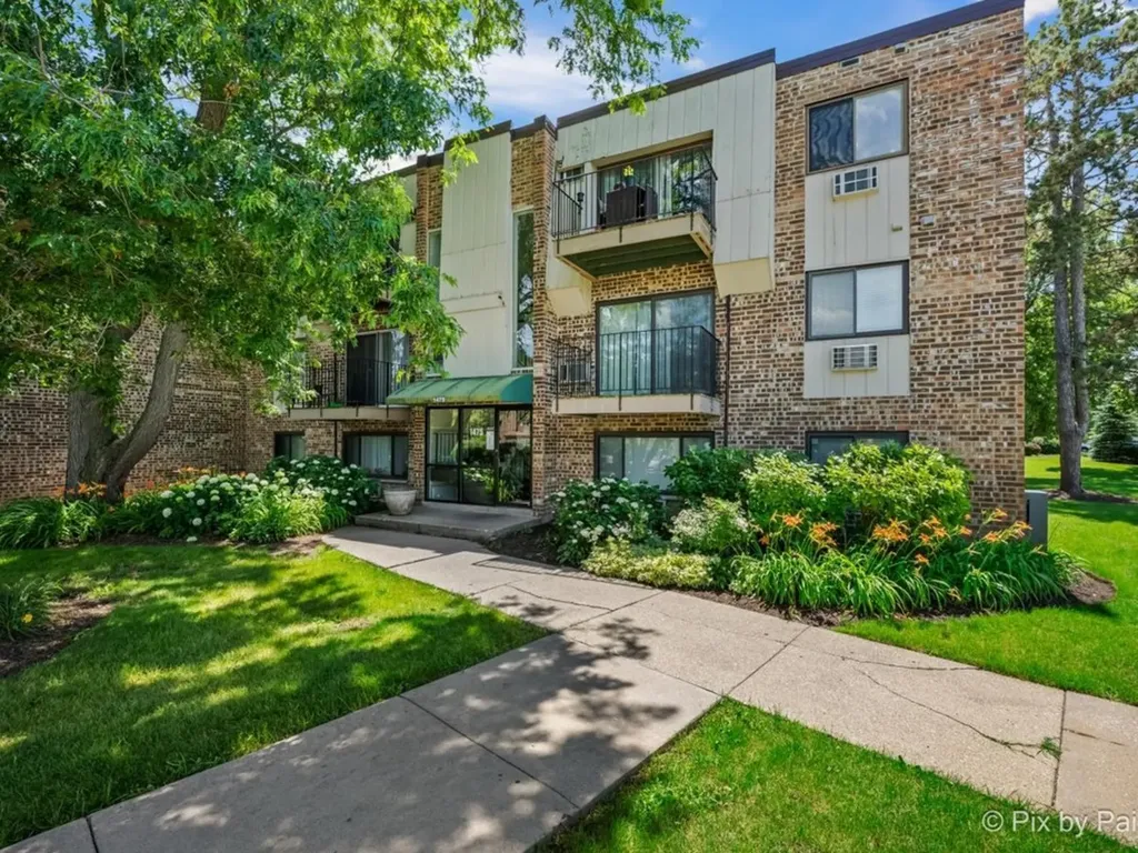 1475 North Winslowe Drive Palatine IL 60074